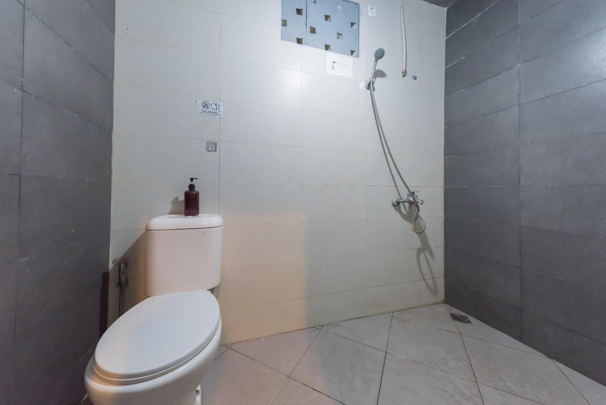 Urbanview Hotel Cianjur City Park By Reddoorz Exterior foto